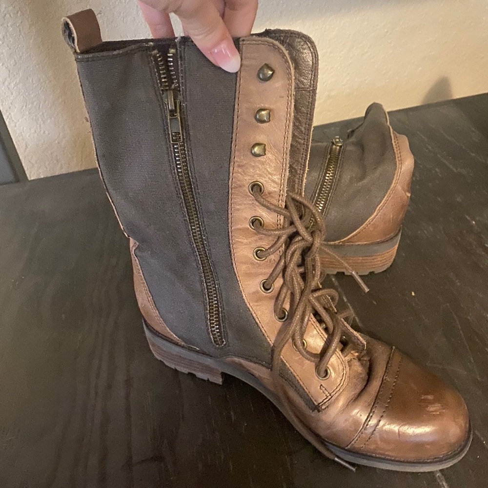 Combat boots